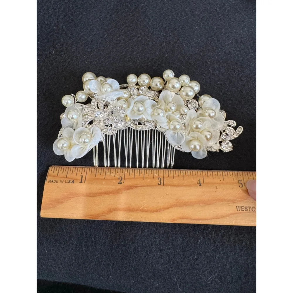 Women's Ever Faith Ivory Pearl & Crystal floral Silver Tone Hair Comb One Size